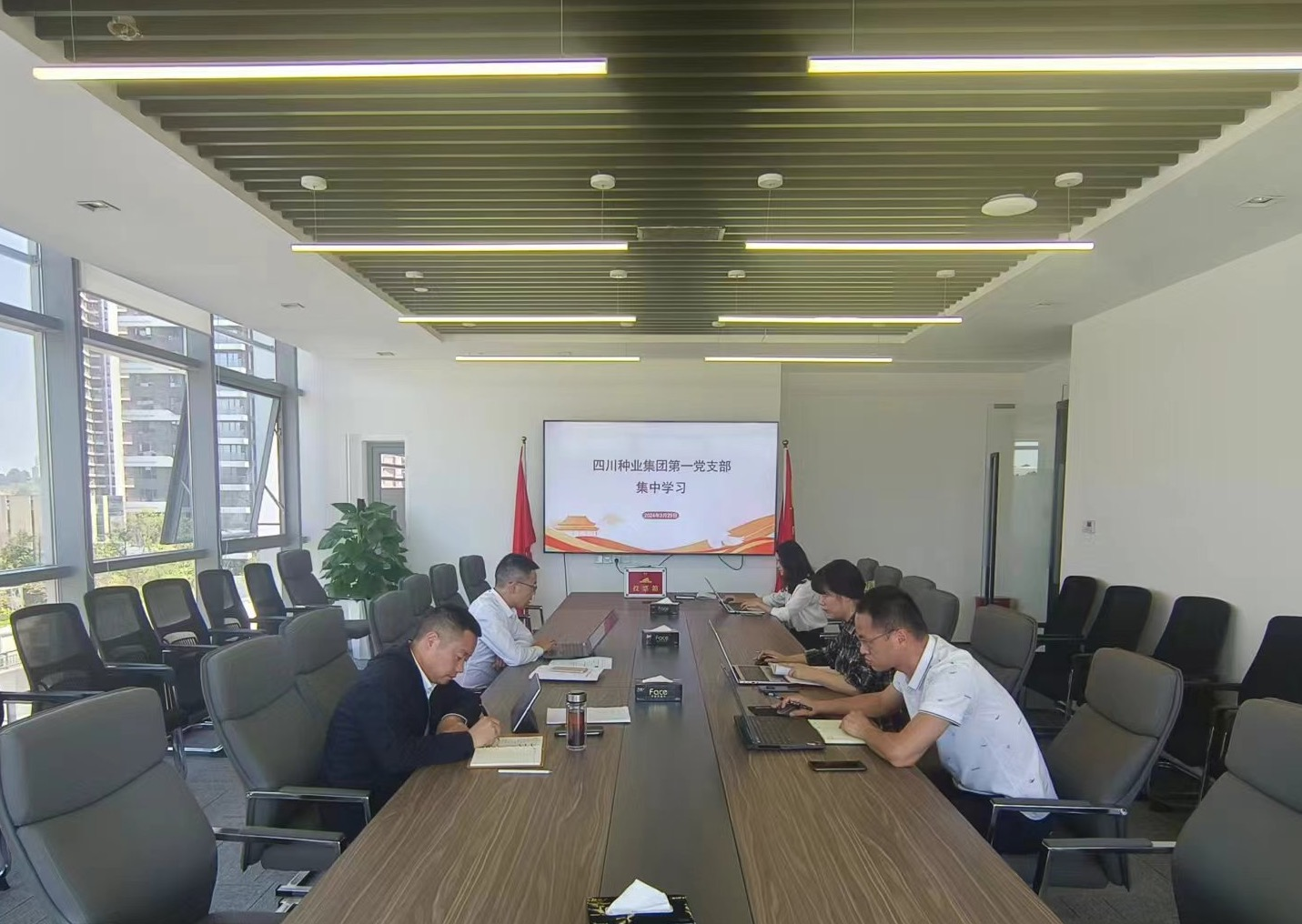 太阳集团tyc539第一党支部召开党员大会选举支部书记1.png